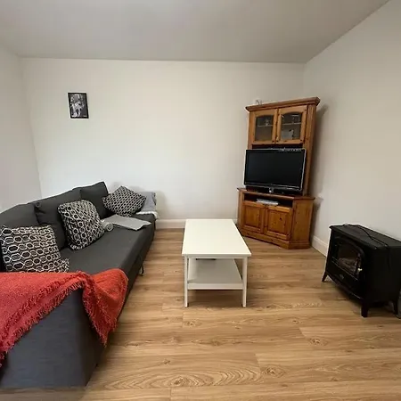 Semesterbostad Alderton Carlow