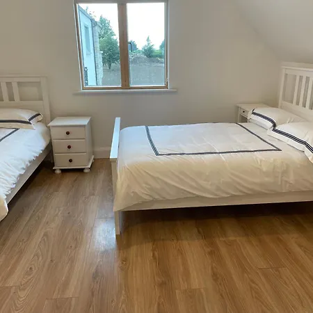 Semesterbostad Alderton *